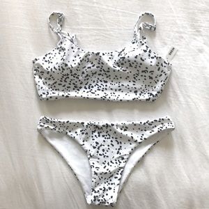 Black and white 2 piece swimwear